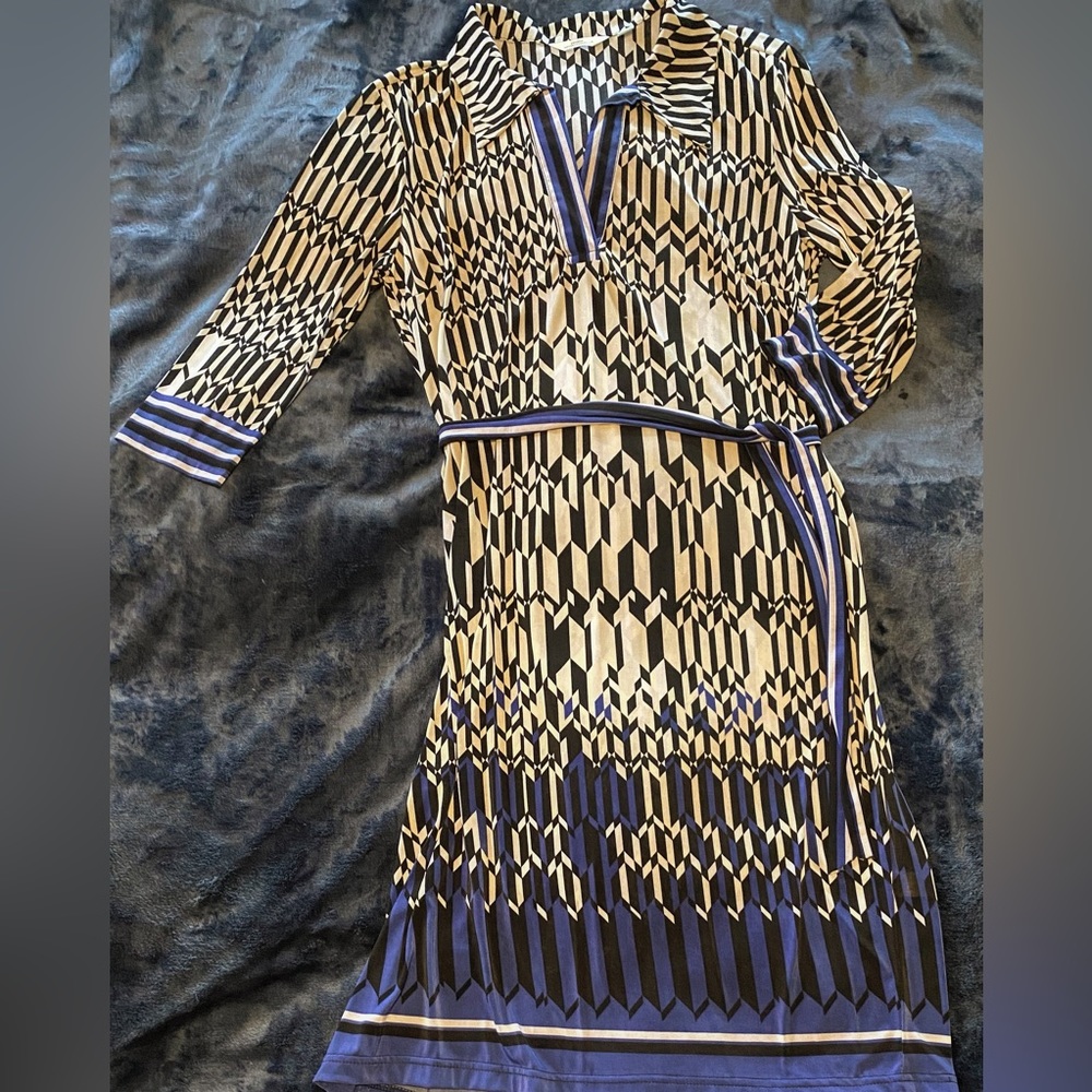 MLLE Gabrielle Sz M 3/4 Sleeves Knee Length Blue/White/Beige Color-block Print